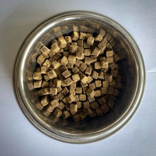 Bohemia Semi-Moist – polovlhké granule pre psov💦 Šťavnaté, mäkké a plné chuti 🥩 Vyšší obsah vlhkosti = lepšia...